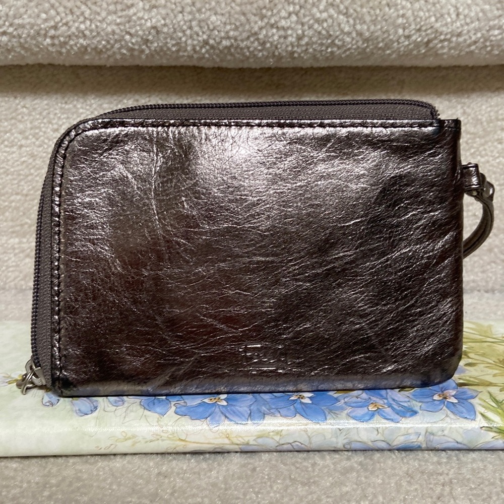 fossil distressed leather wristlet
